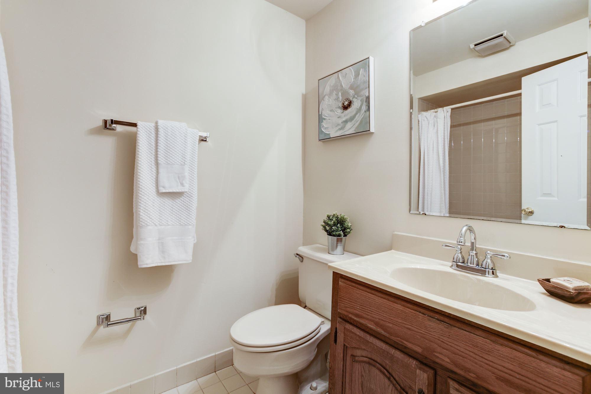 10505 Gainsborough Road Potomac, MD 20854 - Photo 31 of 35