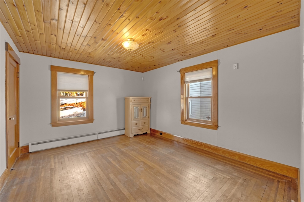 72 Youngs Road Lunenburg, MA 01462 - Photo 14 of 36
