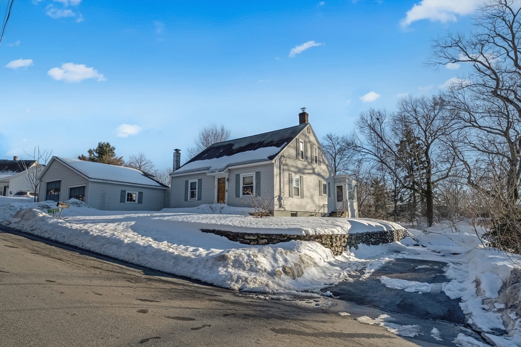 72 Youngs Road Lunenburg, MA 01462 - Photo 2 of 36