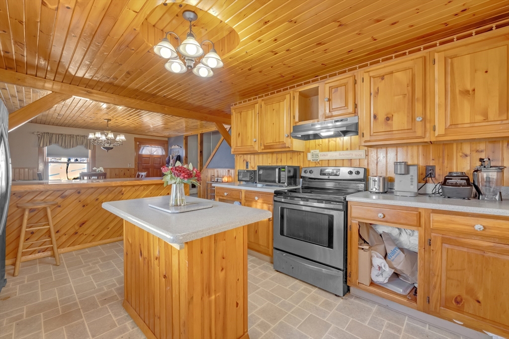 72 Youngs Road Lunenburg, MA 01462 - Photo 5 of 36