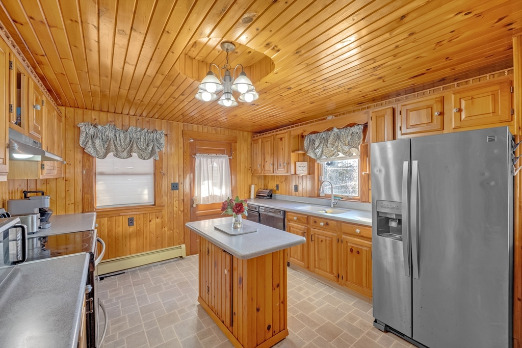 72 Youngs Road Lunenburg, MA 01462 - Photo 6 of 36