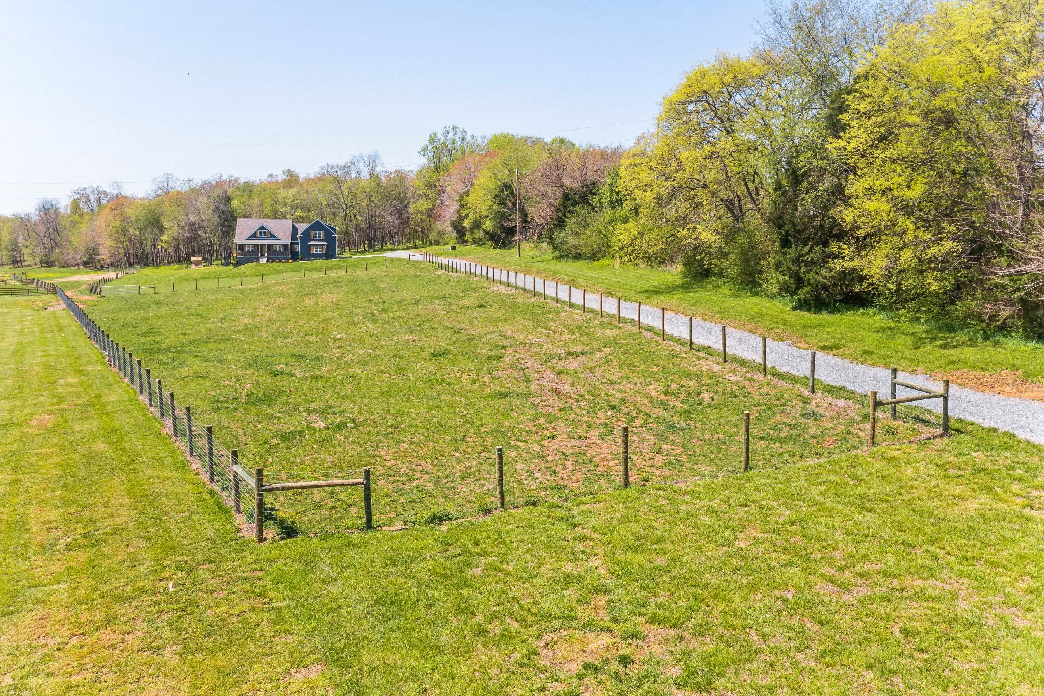 3192 Battle Creek Road Springfield, TN 37172 - Photo 3 of 47 a view of an ocean