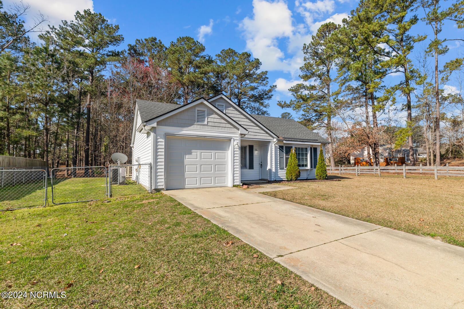 539 Shadowridge Road Jacksonville, NC 28546 - Photo 3 of 45 3