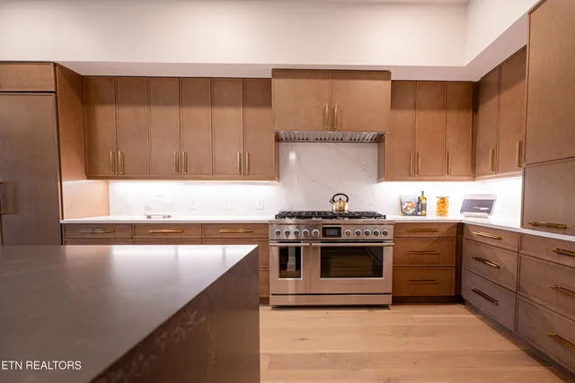 $1,640,700 | 455 Willow Avenue, Unit 616, Knoxville, TN 37915