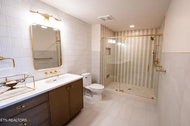 $1,640,700 | 455 Willow Avenue, Unit 616, Knoxville, TN 37915