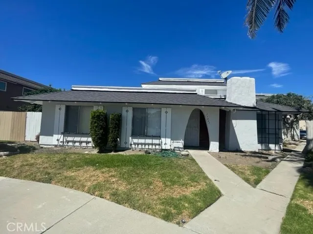 $3,500 | 17061 Grove Circle, Unit A, Huntington Beach, CA 92647