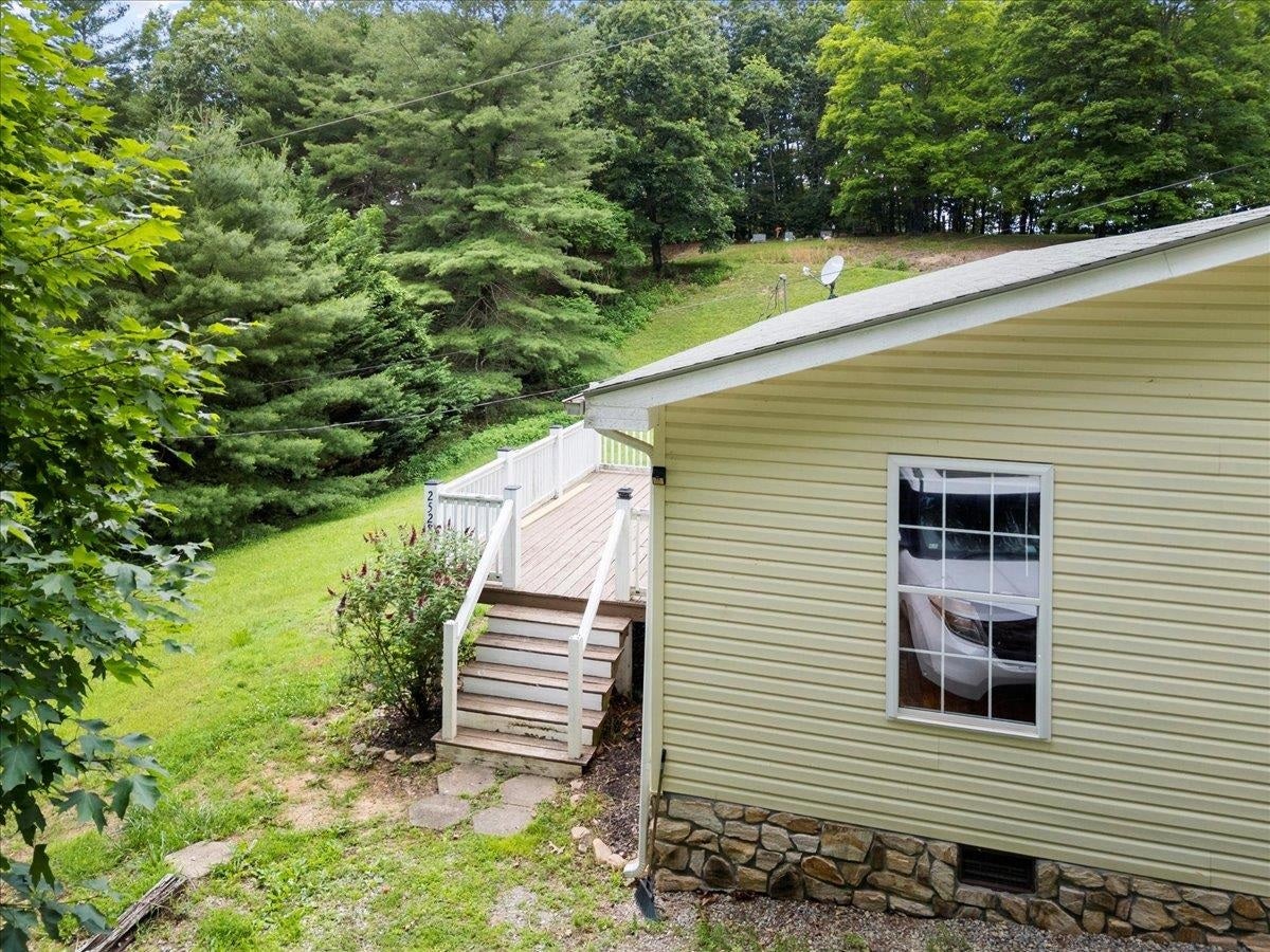 2528 Old Hurst Road Hiwassee, VA 24347 - Photo 11 of 38 Gallery Image 11
