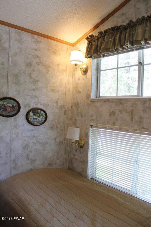 112 Big Bear Road Hawley, PA 18428 - Photo 9 of 19