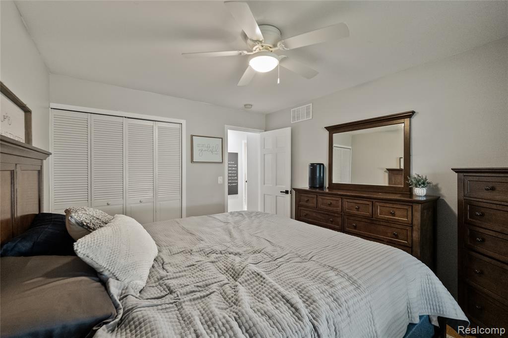 44211 Brandywyne Road Canton, MI 48187 - Photo 18 of 30 Gallery Image 18