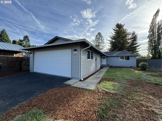 a front view of house with yard