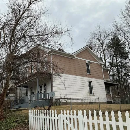a front view of house with yard