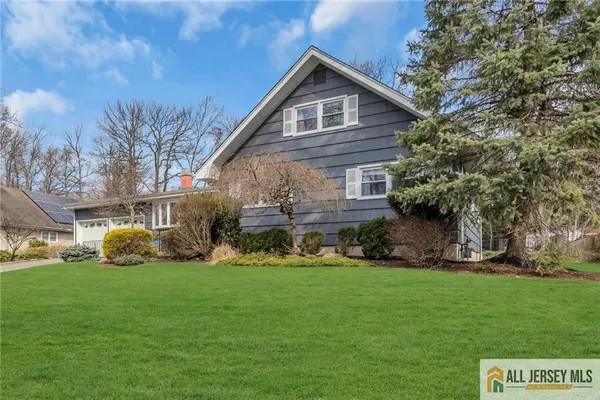 $949,900 | 25 Greenwich Road, Edison, NJ 08820