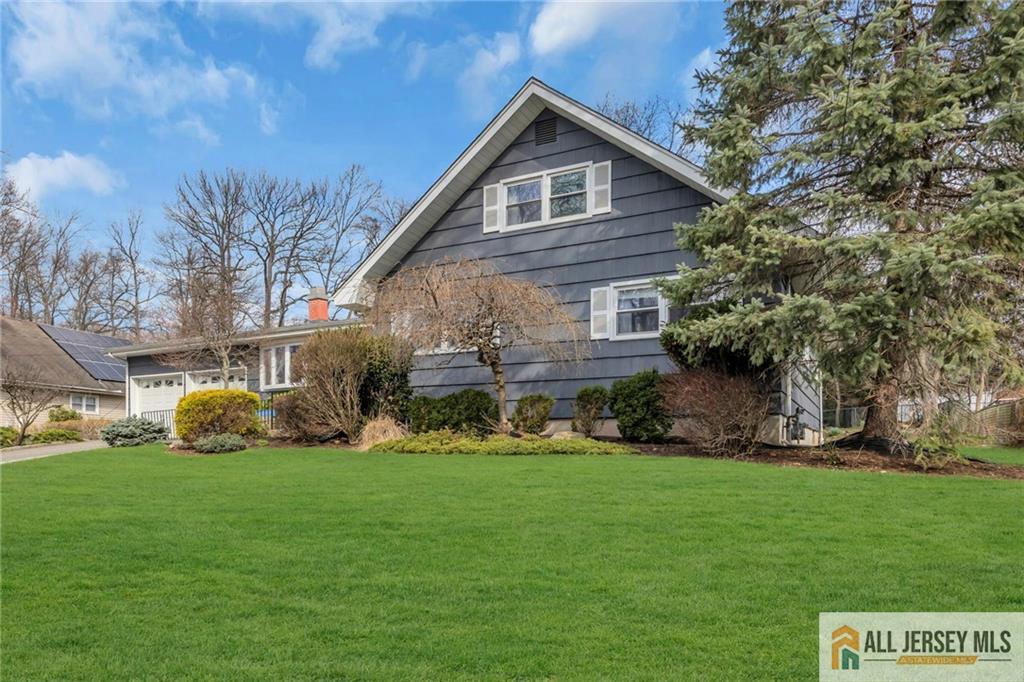 25 Greenwich Road Edison, NJ 08820 - Photo 2 of 52