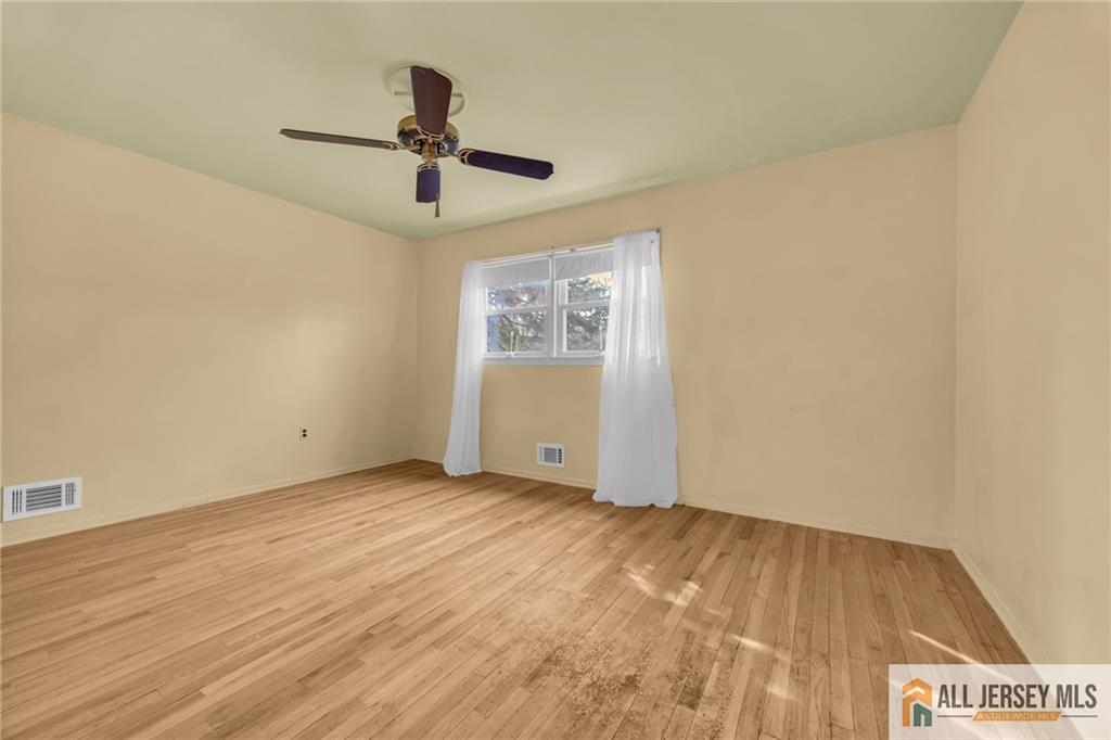 25 Greenwich Road Edison, NJ 08820 - Photo 25 of 52