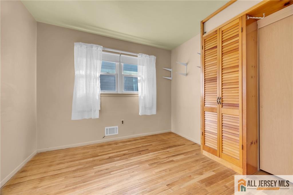 25 Greenwich Road Edison, NJ 08820 - Photo 28 of 52