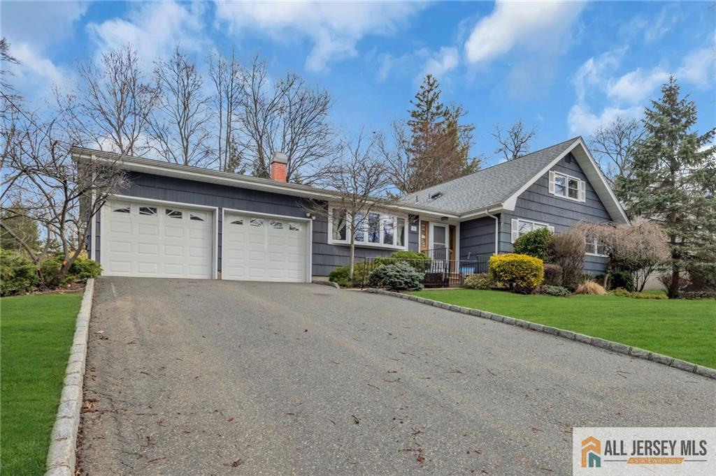 25 Greenwich Road Edison, NJ 08820 - Photo 3 of 52