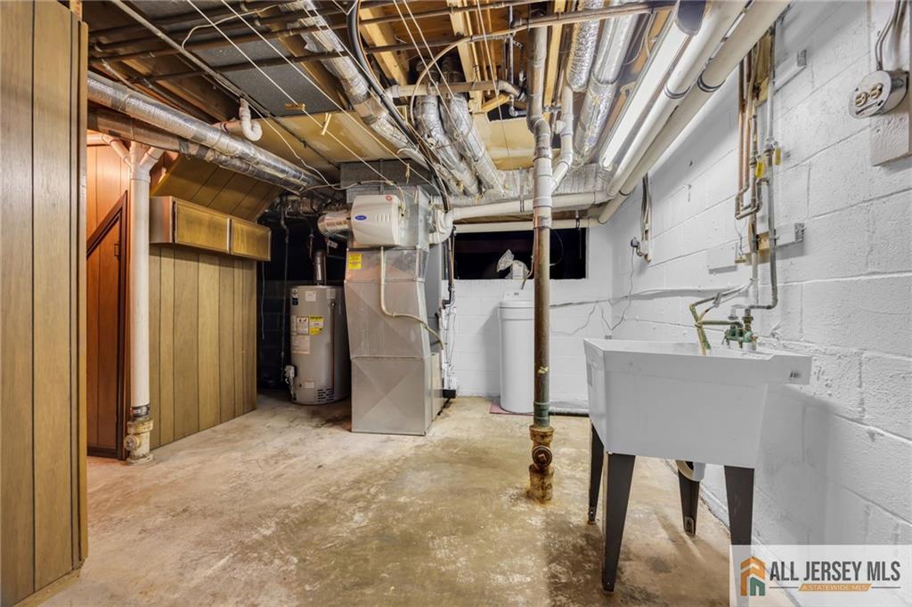 25 Greenwich Road Edison, NJ 08820 - Photo 34 of 52