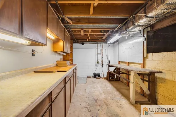 $949,900 | 25 Greenwich Road, Edison, NJ 08820