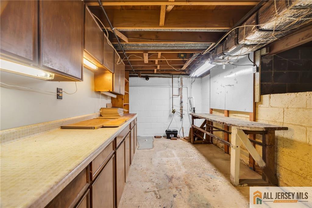 25 Greenwich Road Edison, NJ 08820 - Photo 36 of 52