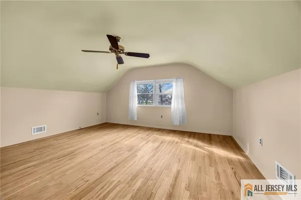 $949,900 | 25 Greenwich Road, Edison, NJ 08820