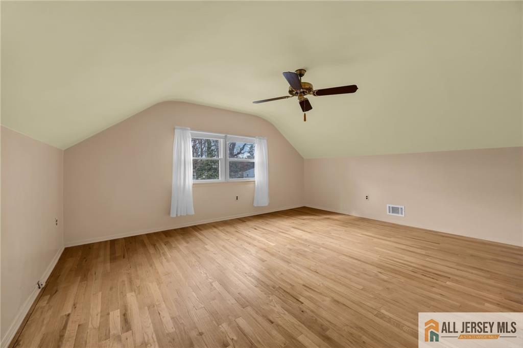 25 Greenwich Road Edison, NJ 08820 - Photo 40 of 52