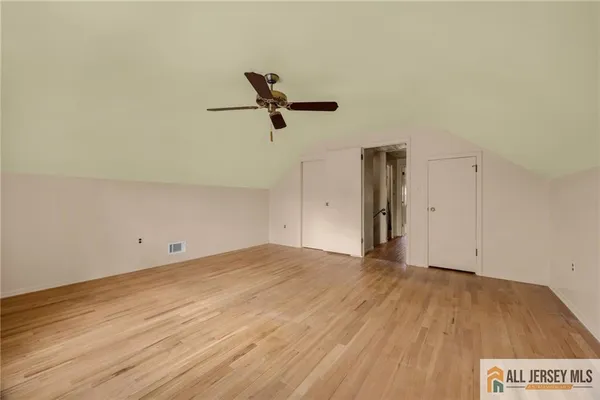 $949,900 | 25 Greenwich Road, Edison, NJ 08820