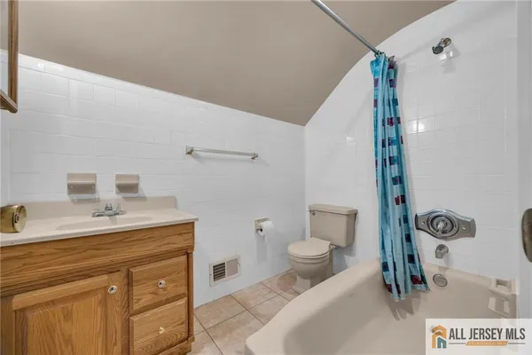 $949,900 | 25 Greenwich Road, Edison, NJ 08820