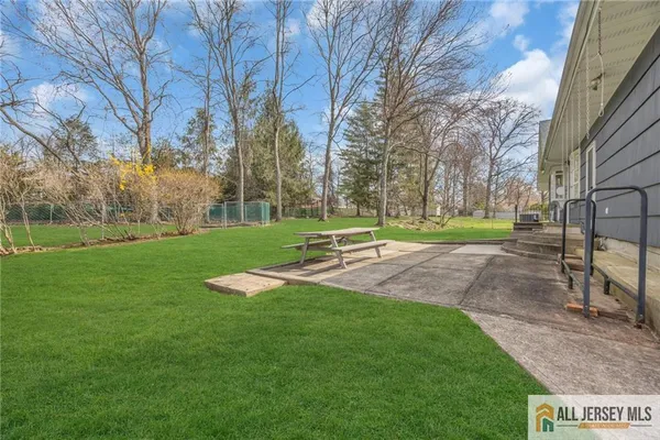 $949,900 | 25 Greenwich Road, Edison, NJ 08820