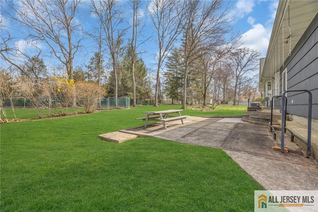 25 Greenwich Road Edison, NJ 08820 - Photo 44 of 52