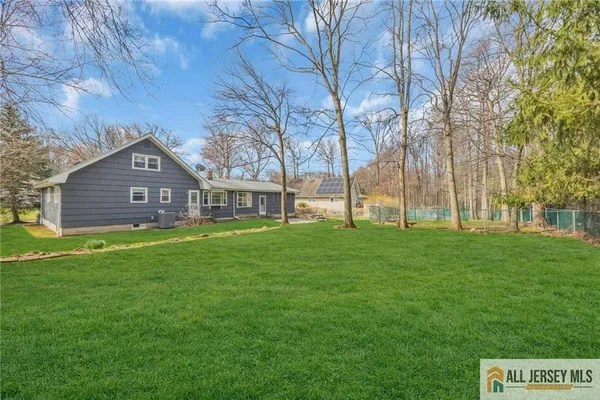 $949,900 | 25 Greenwich Road, Edison, NJ 08820