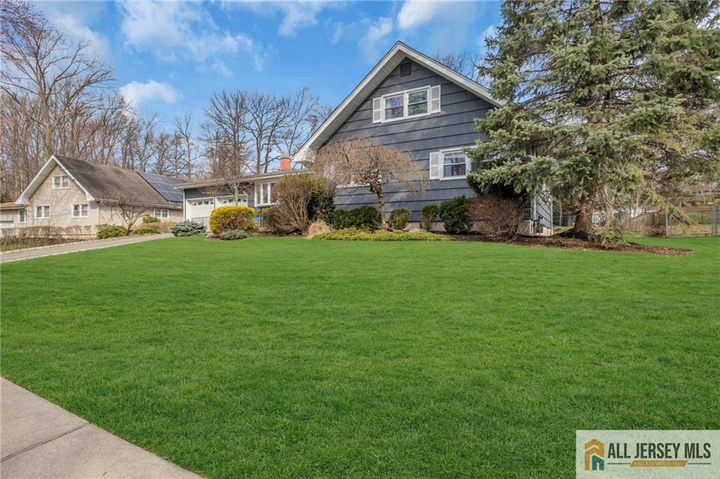 25 Greenwich Road Edison, NJ 08820 - Photo 5 of 52