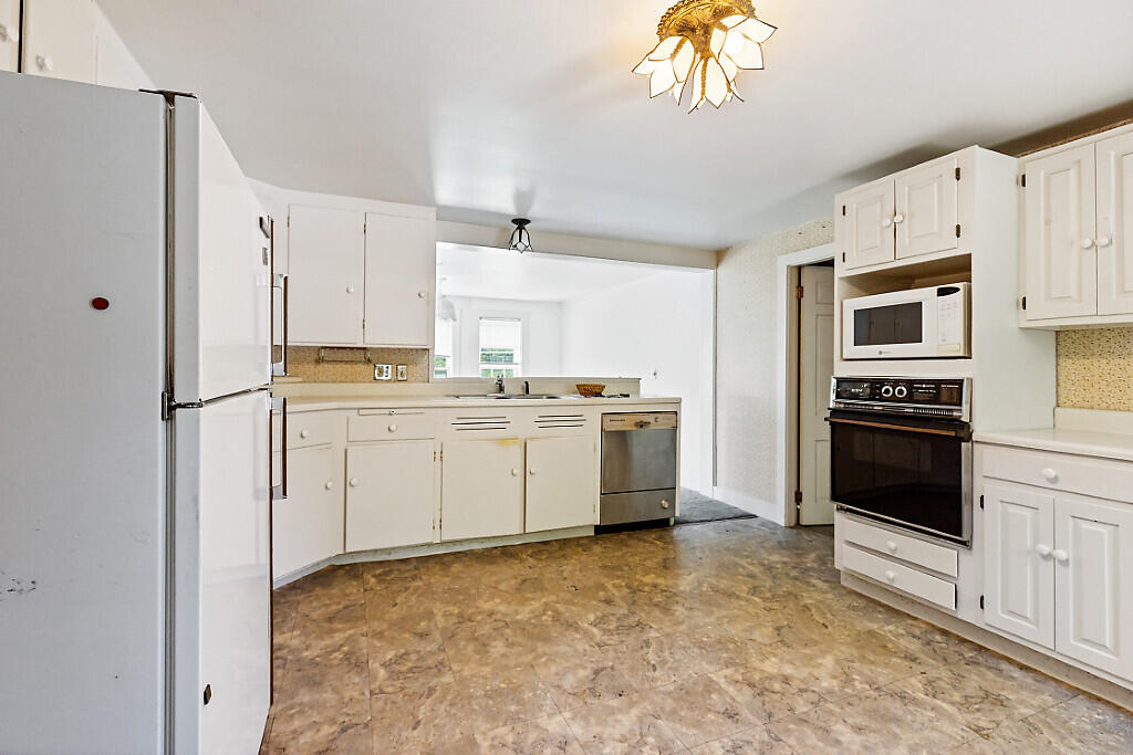 179 Covell Road Fairfield, ME 04937 - Photo 22 of 60 22_BP5A6529_DxO_mls