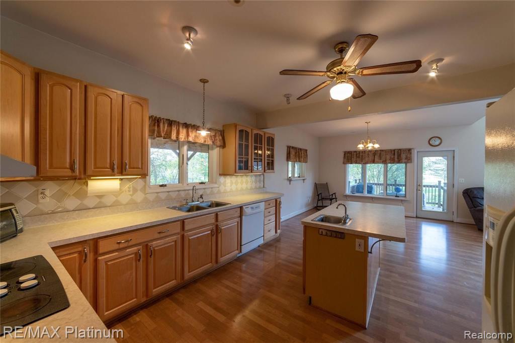 18819 Ridge Road Northville, MI 48167 - Photo 16 of 83