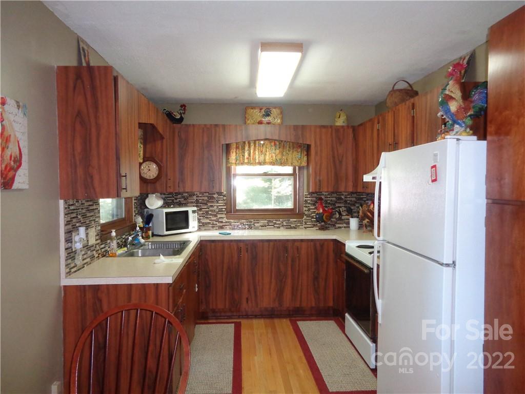 1316 Middle Ridge Road Sylva, NC 28779 - Photo 12 of 22 Gallery Image 12