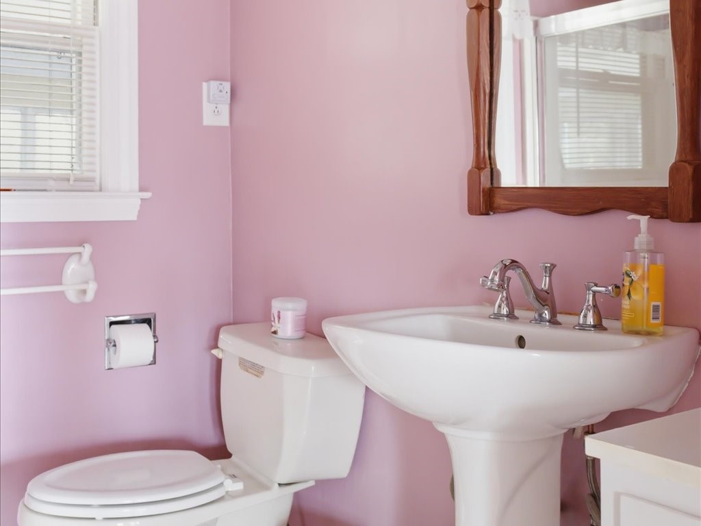 6 Wilder Avenue Westerly, RI 02891 - Photo 15 of 30