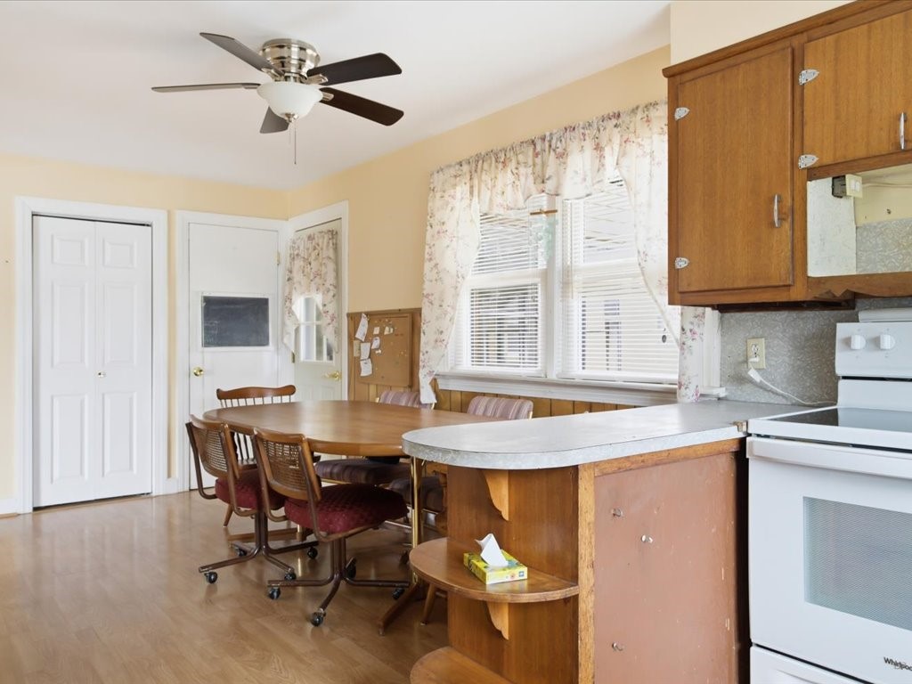 6 Wilder Avenue Westerly, RI 02891 - Photo 3 of 30