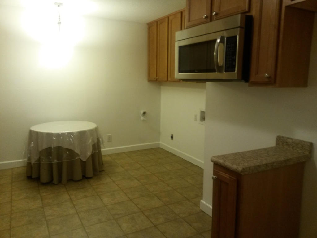 100 Aspen Lane Oak Ridge, TN 37830 - Photo 4 of 10 . . . with room to eat in!