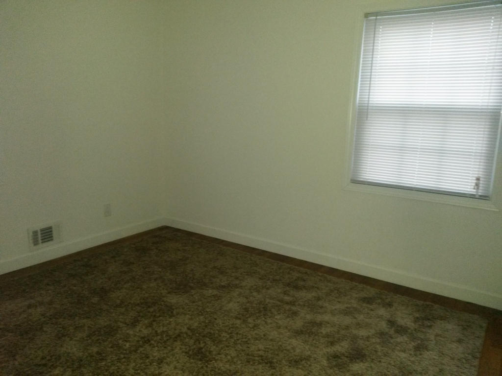 100 Aspen Lane Oak Ridge, TN 37830 - Photo 6 of 10 Bedroom #2.