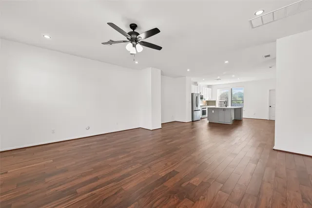 $3,400 | 10949 Cannes Memorial Drive, Houston, TX 77043