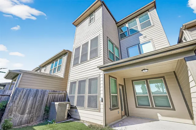 $3,400 | 10949 Cannes Memorial Drive, Houston, TX 77043