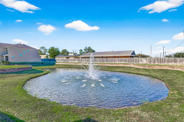 $3,400 | 10949 Cannes Memorial Drive, Houston, TX 77043