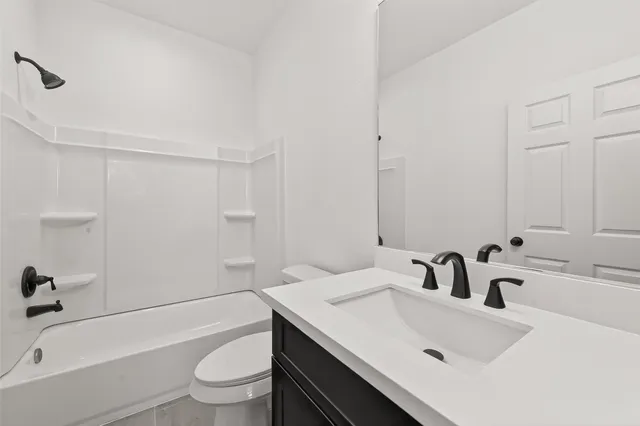 $3,400 | 10949 Cannes Memorial Drive, Houston, TX 77043