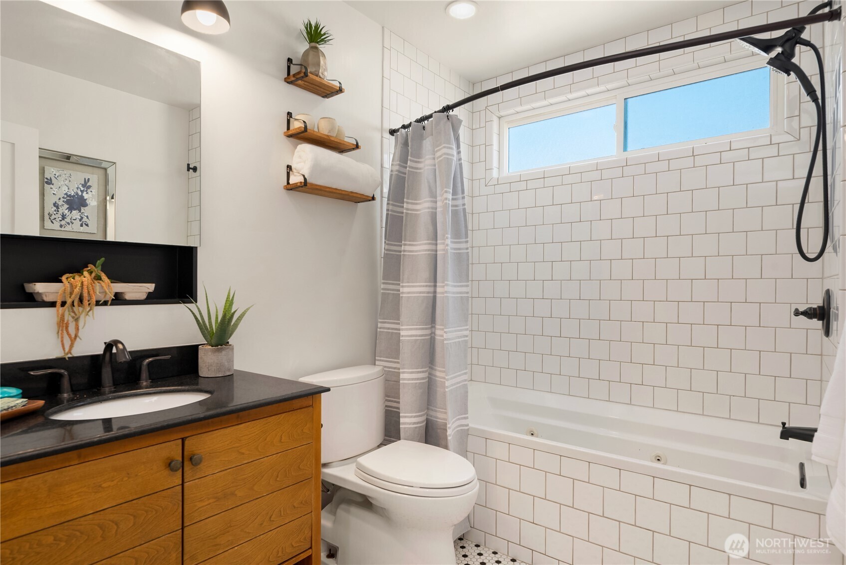 1210 South McClellan Street Seattle, WA 98144 - Photo 12 of 32 Gallery Image 12