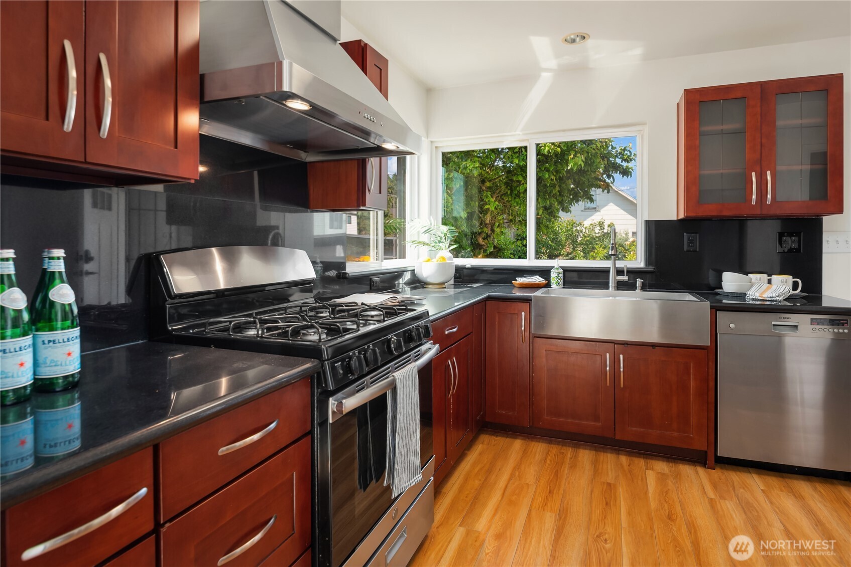 1210 South McClellan Street Seattle, WA 98144 - Photo 8 of 32 Gallery Image 8