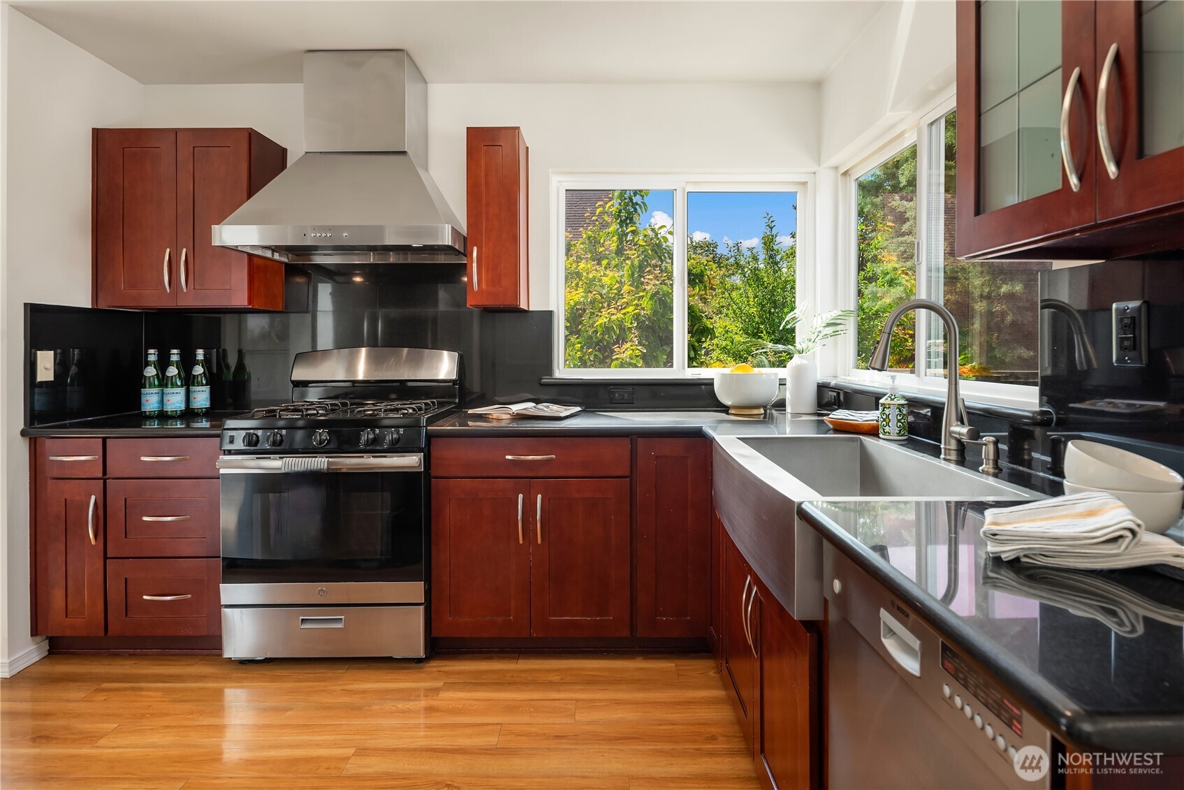 1210 South McClellan Street Seattle, WA 98144 - Photo 9 of 32 Gallery Image 9