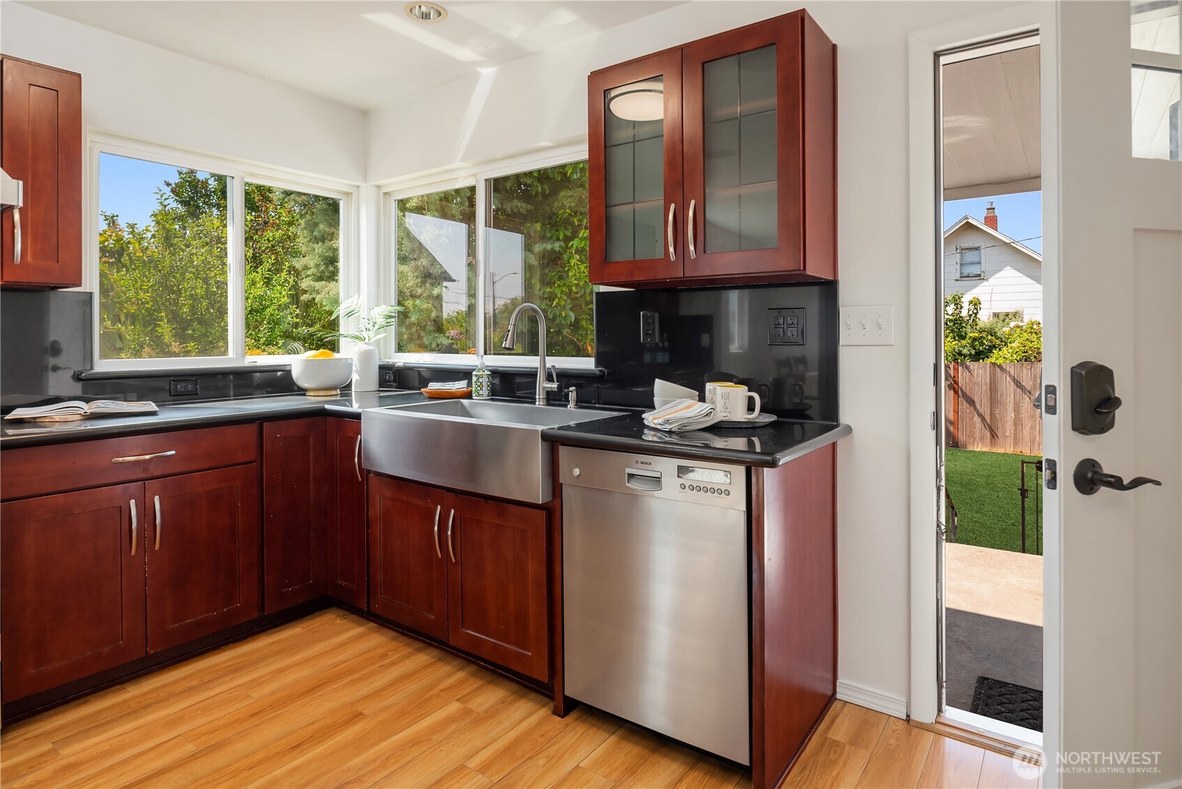 1210 South McClellan Street Seattle, WA 98144 - Photo 10 of 32 Gallery Image 10