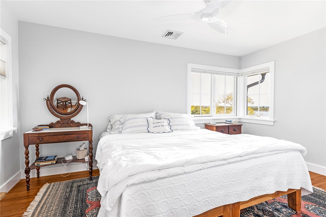 41 Conanicut Road Narragansett, RI 02882 - Photo 13 of 45