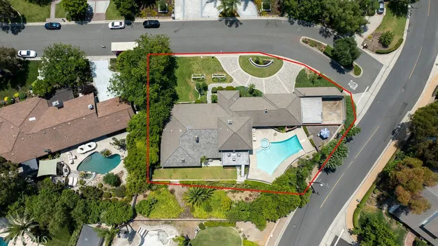 $2,869,888 | 18781 Peppertree Drive, Villa Park, CA 92861