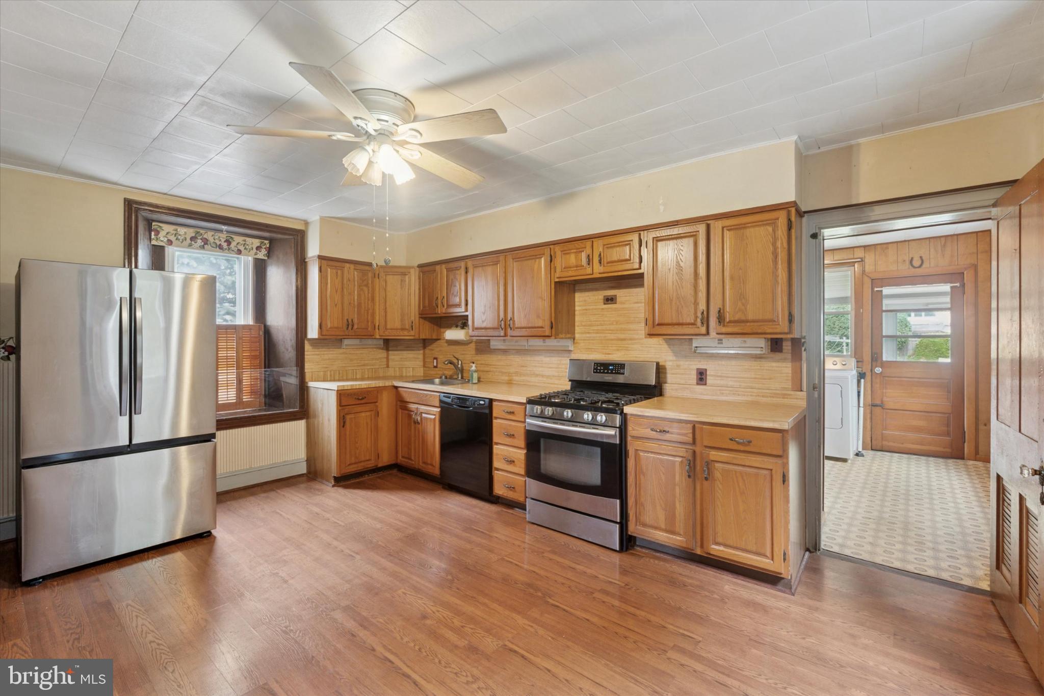 8330 Cottage Street Philadelphia, PA 19136 - Photo 5 of 15 Charming kitchen with warm wooden accents.