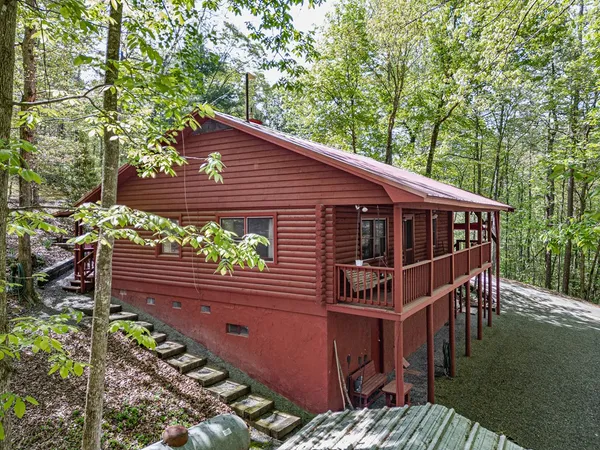 $344,500 | 421 Sleepy Hollow Drive, Murphy, NC 28906